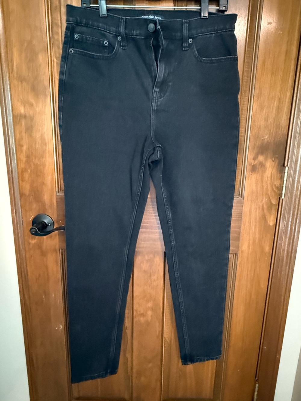 Calvin Klein Jeans Women’s Dark Gray Relaxed Fit.